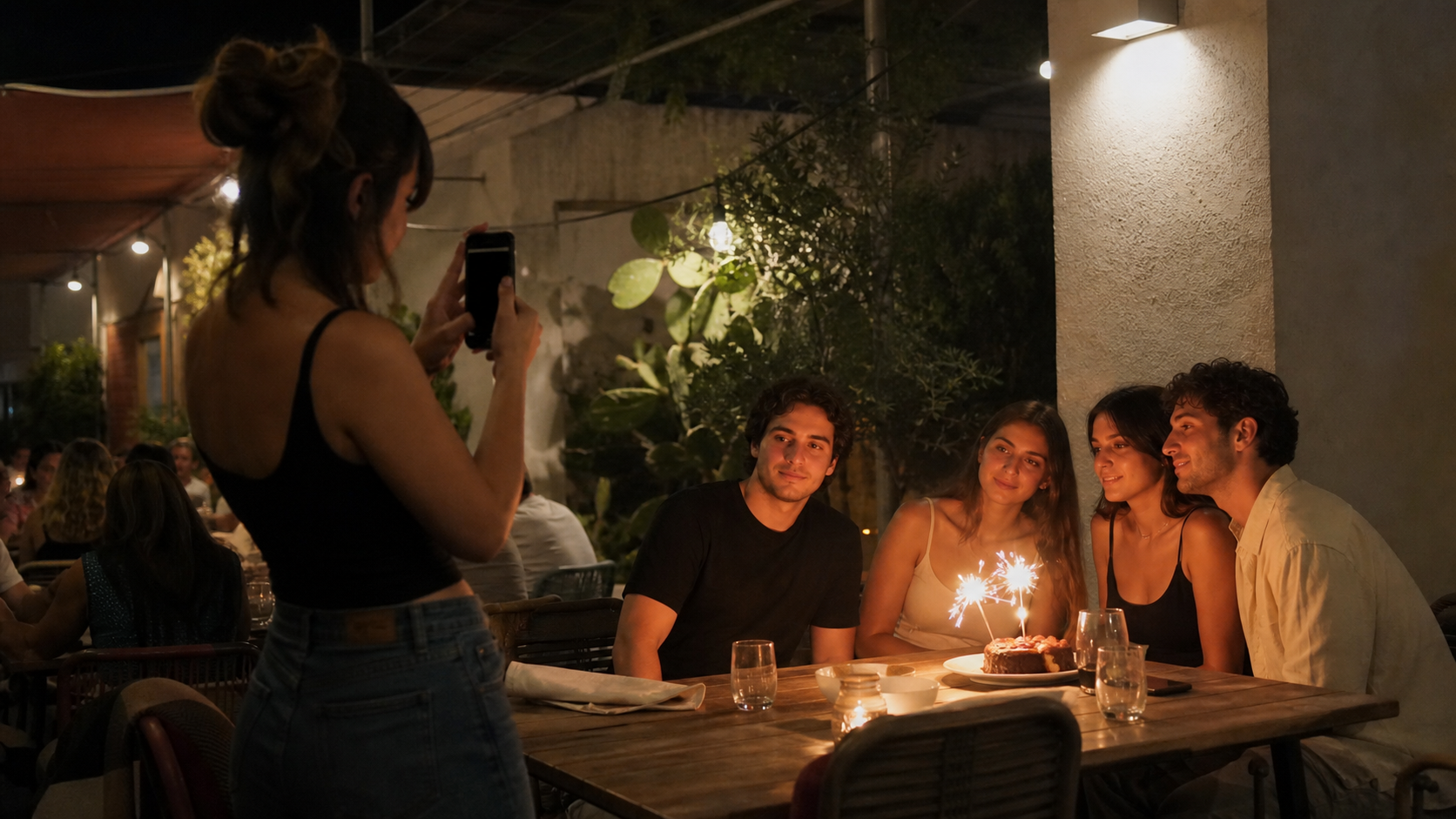 Illustrated story preview for The Comments Noticed The Birthday Girl Was Taking The Photos